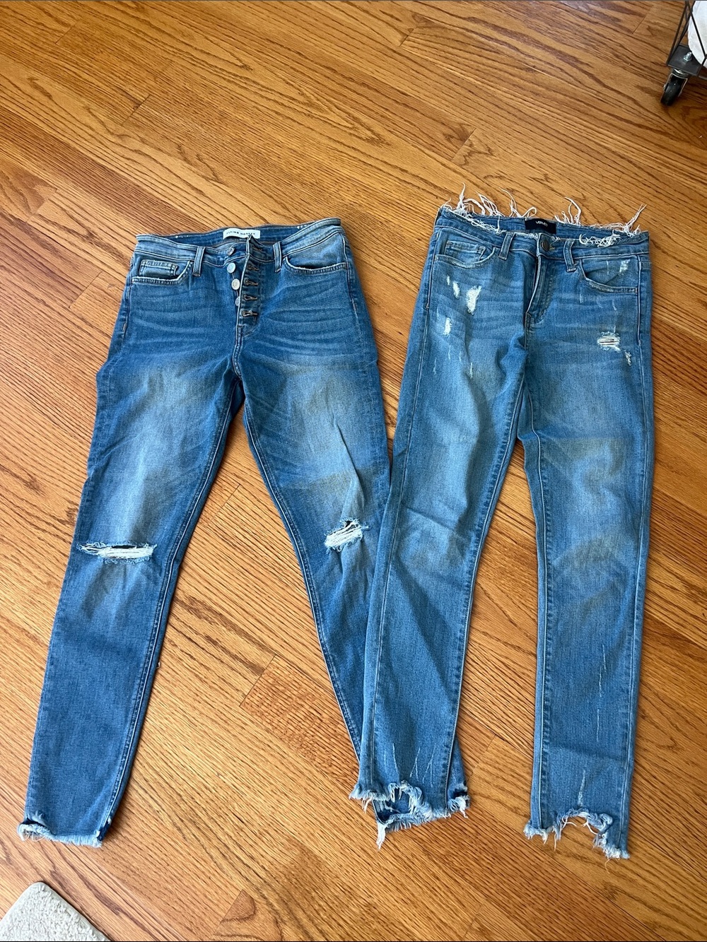 Flying Monkey Distressed Light Blue Skinny button fly 27 and Vervet Jeans 26